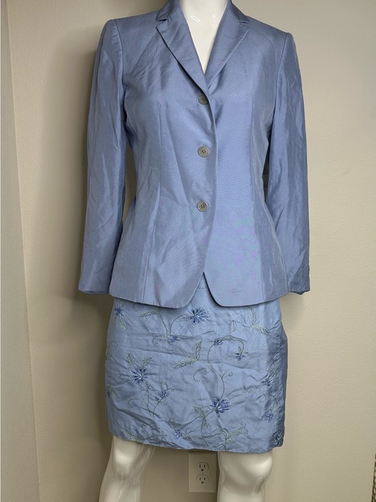 Ann Taylor Other - Women’s Silk 2 Piece Skirt Suit Blue Embroidered Blazer Petite 2 / XS